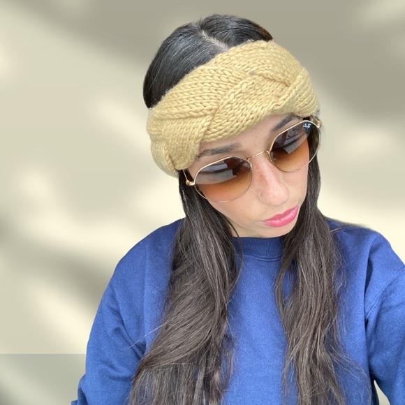 8 assorted headbands/ear covers - Picture 2 of 8